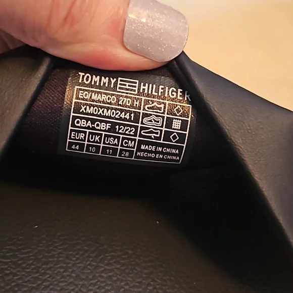TOMMY HILFIGER - Picture 3 of 9